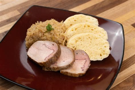 Roast Pork, Dumplings and Sauerkraut – Vepřo。